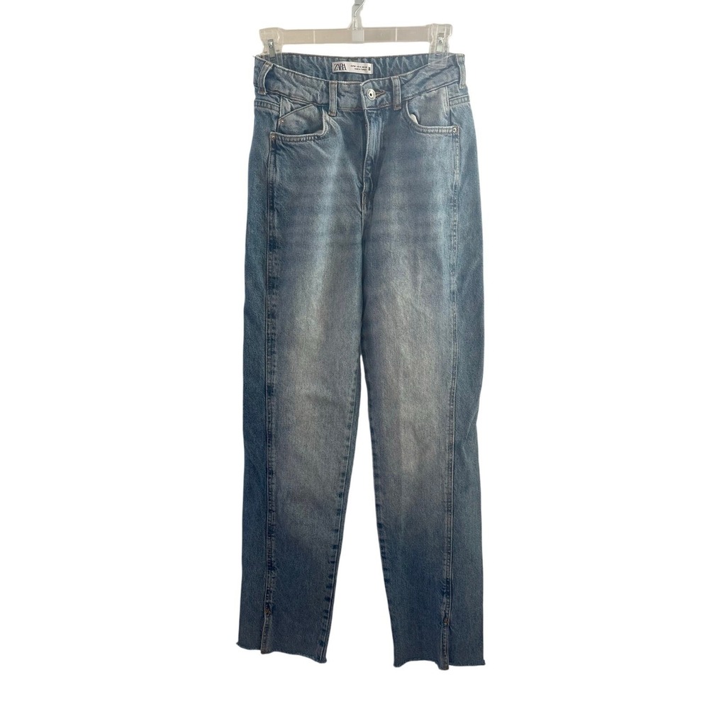 Zara High Rise Straight Leg Jeans Raw Hem Size 4, Medium wash, frayed hem